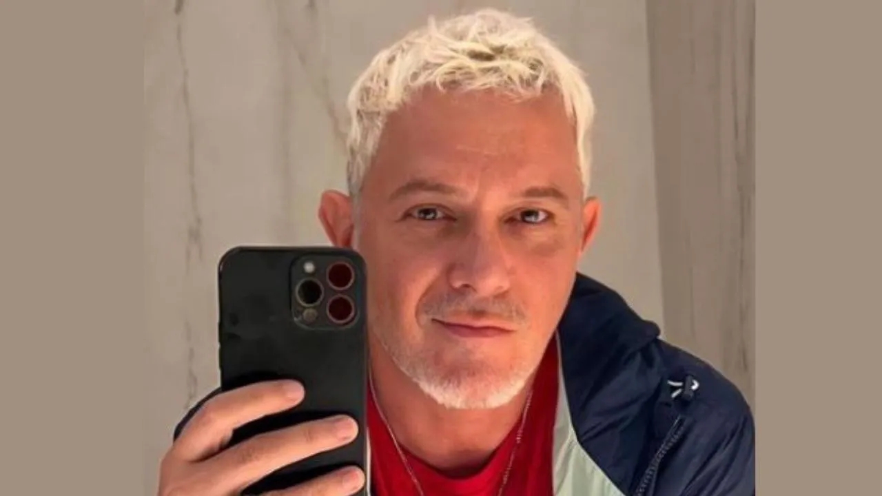 Alejandro Sanz repite look veinte años después